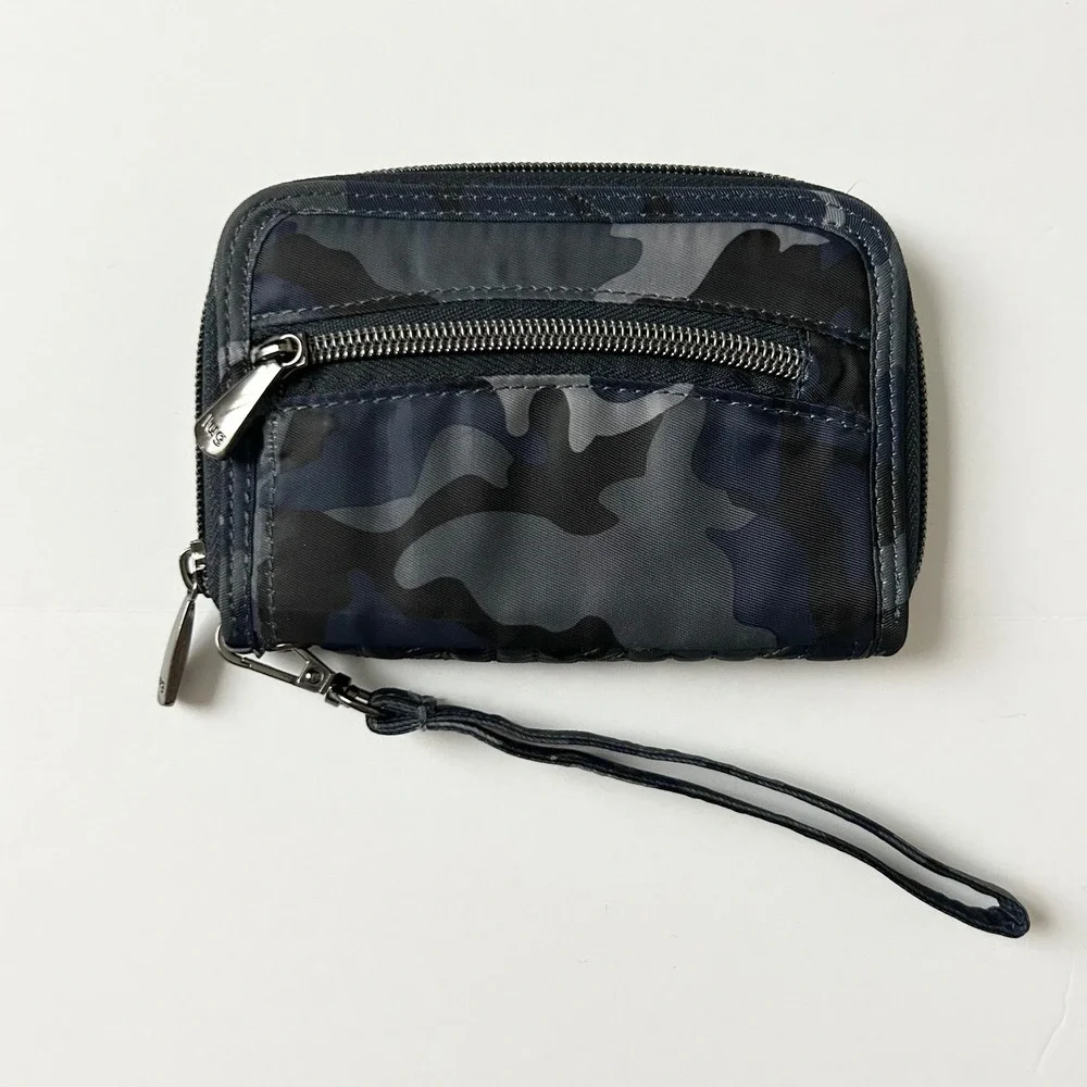 Lug Rodeo RFID Wallet Wristlet Navy Grey Camouflage Quilted Chevron Zip Around
